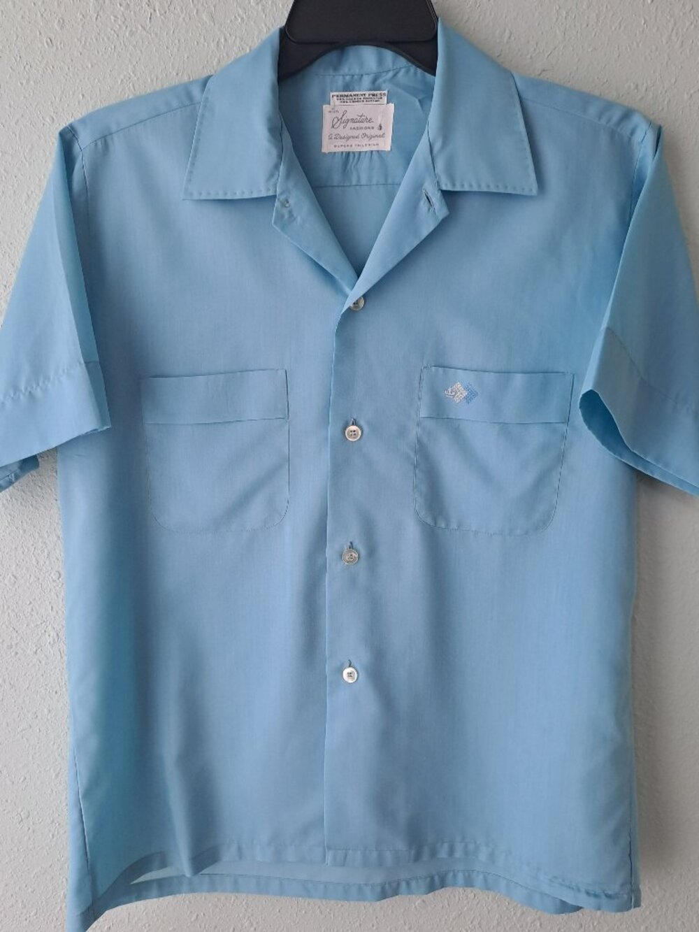 Vintage Blue 60’s Signature Fashions short sleeve shirt Medium (15-15 ½)